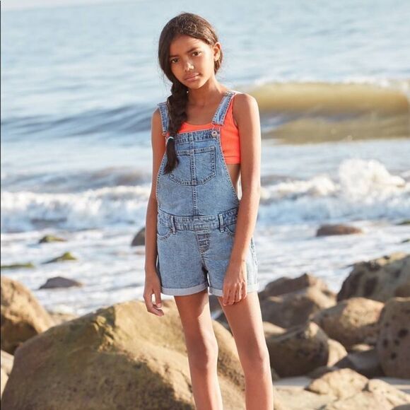✨6xHP✨Abercrombie Kids denim shortalls✨ - Picture 1 of 5